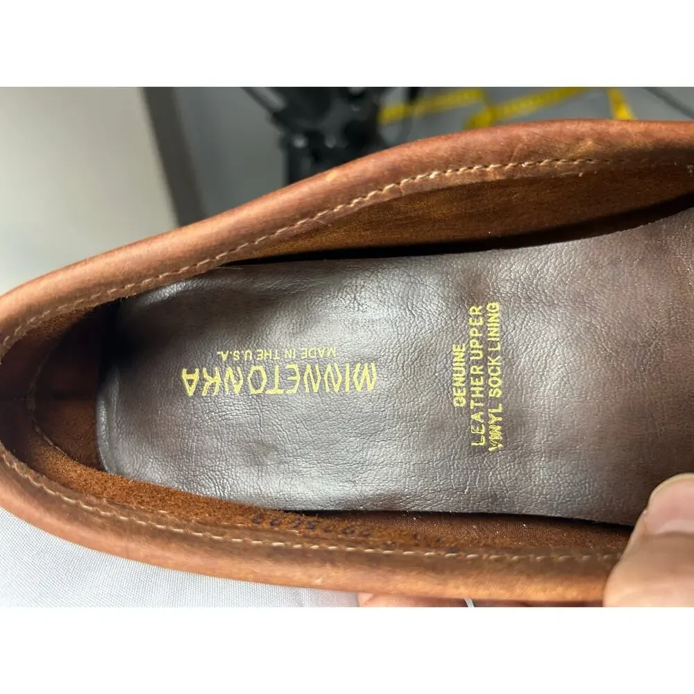 Minnetonka Venetian Tread brown Loafer women’s size 10 S but it fit size 9